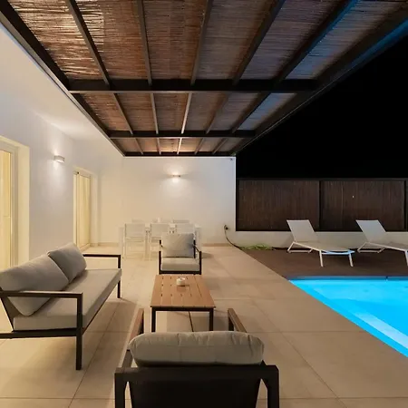 Casa Geca. Ideal With Pool And Ocean Views