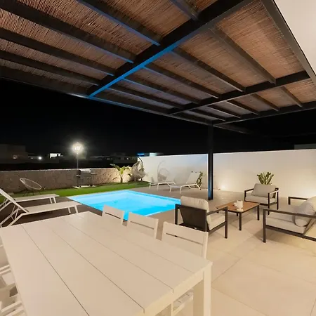 Alpesi faház Casa Geca. Ideal With Pool And Ocean Views